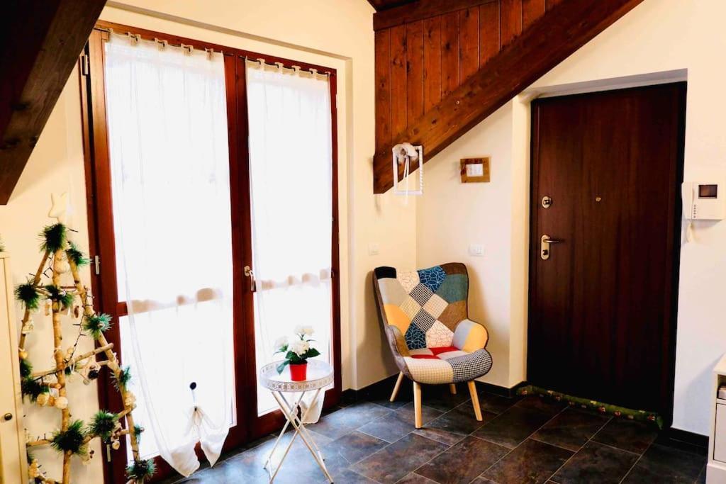 Attico Nel Cuore Delle Langhe - Free Parking Wi-Fi E Ac Alba  Buitenkant foto